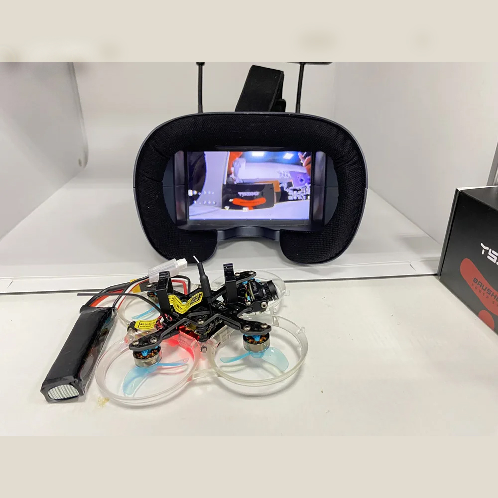 FPV Goggles 008D 5.8G 40CH 4.3 - đánh giá và giá Drone Racing Goggles
